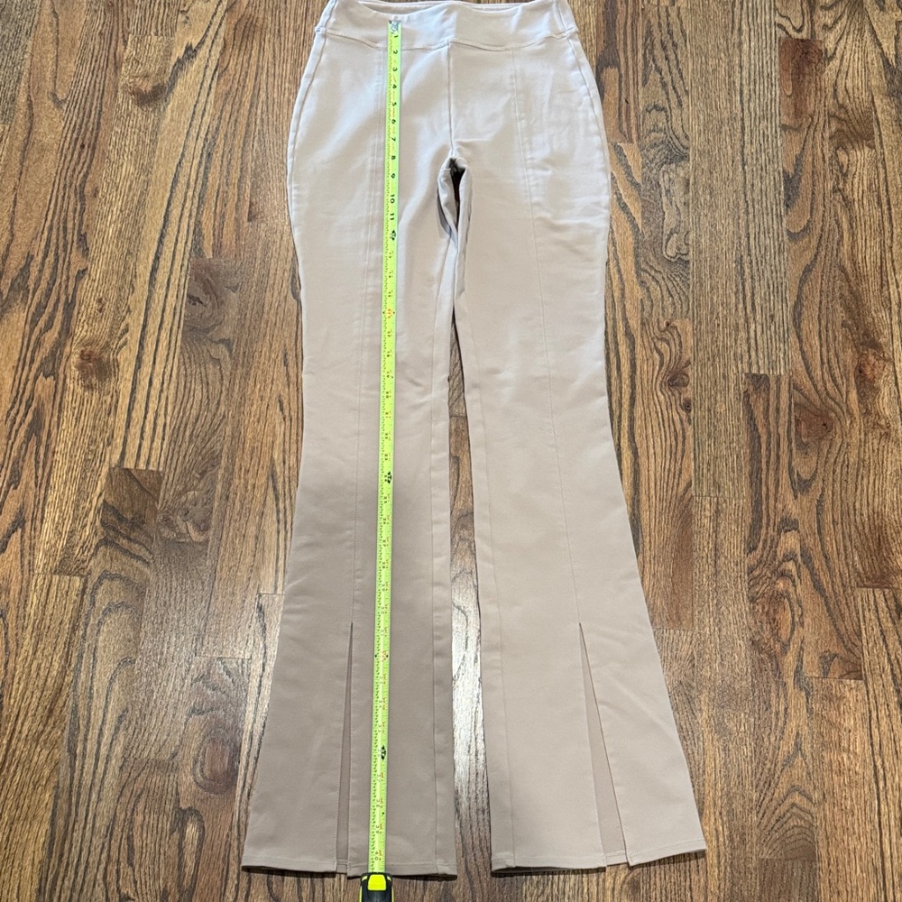 ALO Yoga tan flared leggings.  Size small in great condition.